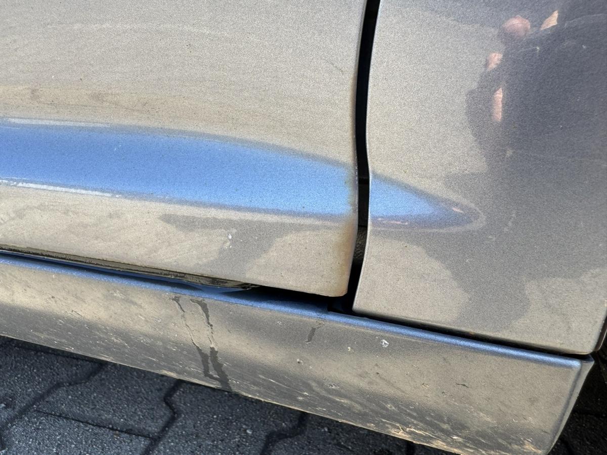 Toyota Avensis T25 original T&uuml;r vorn rechts 1E5 Gray Perleffekt Rohbau Bj.2004
